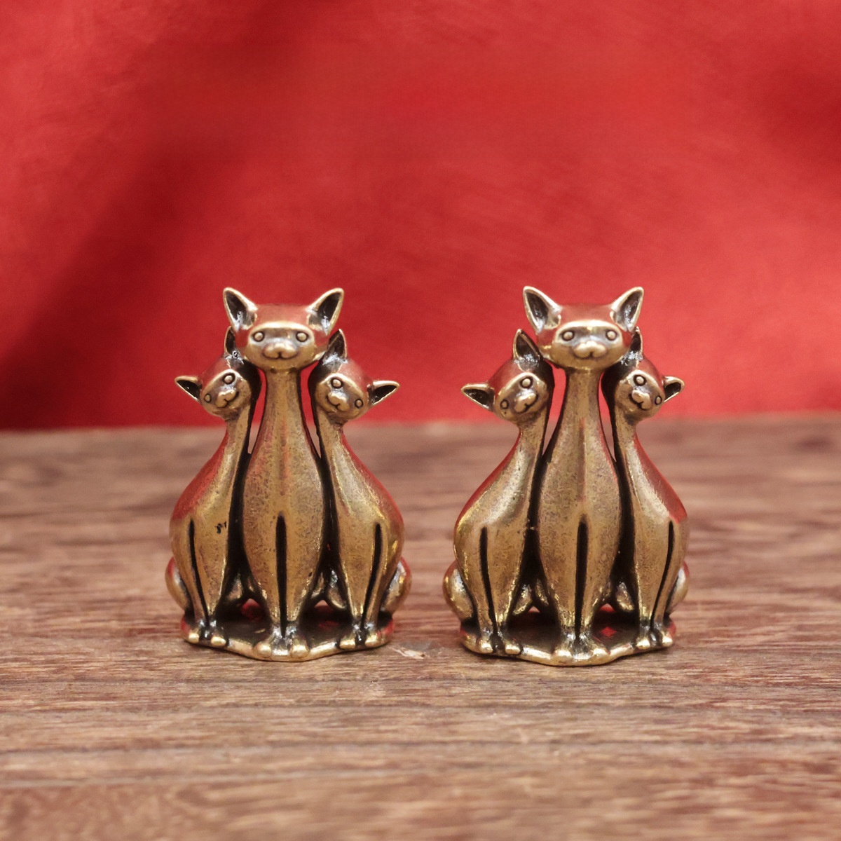 LA-1003225978043_img0 Solid Brass Cat Figurine Artisanal Home Living Room Entrance Office Desktop Tea Pet Elegant Display Ornament - Image 1