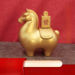 Luxury Style Creative Wealth Horse Ornament Living Room Office Decorations Opening Ceremony Gift Metal Craft Figurine