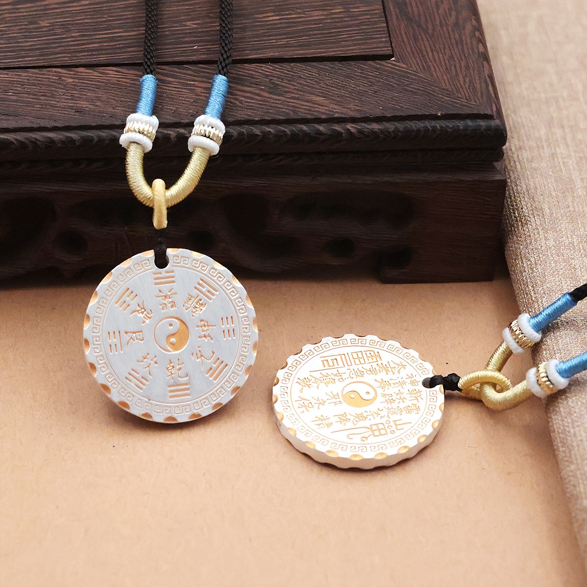 LA-1033585615786_img0 New Style描金山鬼 Money Pendant Necklace Round Tag Unisex Traditional Chinese Style Necklace Gift Custom Metal Craft Ornament - Image 1