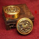 Bronze Solid Horseback Mahjong Stress Relief Spinning Top Handheld Craftwork Ornament for Home Decor and Gaming Lovers