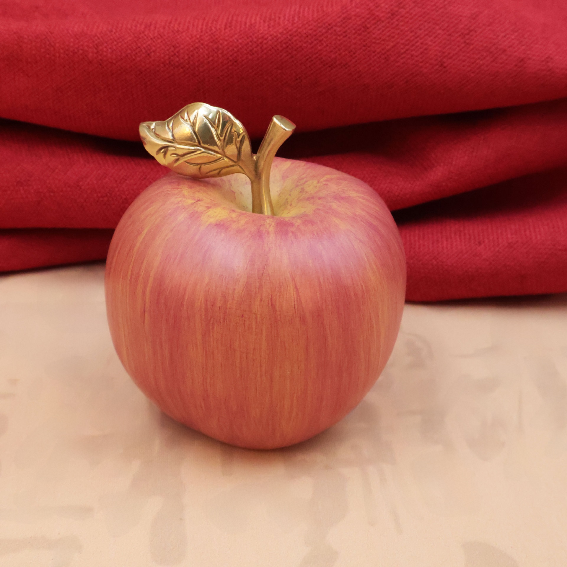 LA-735185605190_img0-1 Bronze Fuji Apple Peaceful Ornaments for Living Room Study Entrance Company Decorative Metal Crafts Customizable Design - Image 1