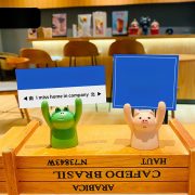 Creative Office Desk Decorations Pig Sign Holder Resin Craft Figurine For Workers Home Decor Gifts
