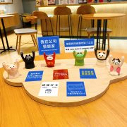 Creative Office Desk Decorations Pig Sign Holder Resin Craft Figurine For Workers Home Decor Gifts - Image 2