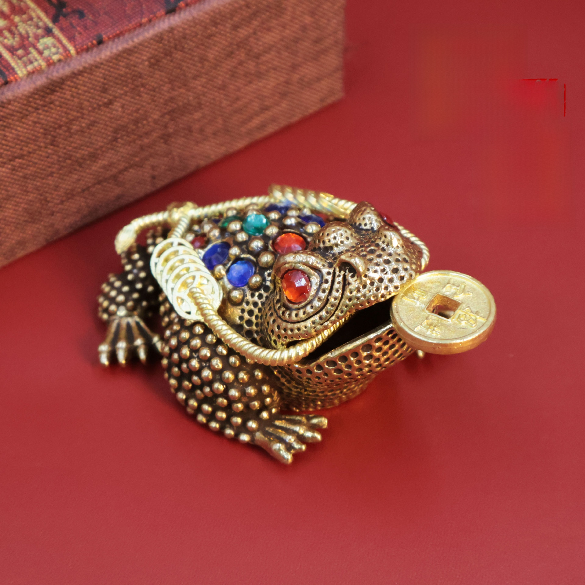 LA-752184941624_img0 Bronze Three-Legged Golden Toad Hollow Desktop Decoration Office Living Room Creative Opening Gift Home Decorations Ornaments - Image 1