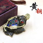 Bronze Hollow Out Three-legged Toad Wealth Attractor Living Room Decorative Item Tea Pet Retired Vintage Design Diamond-Embedded