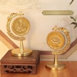 Bronze Desktop Ornaments Rotating Stress Relief Hand Piece Custom Metal Craft Gift For Business And Home Decoration