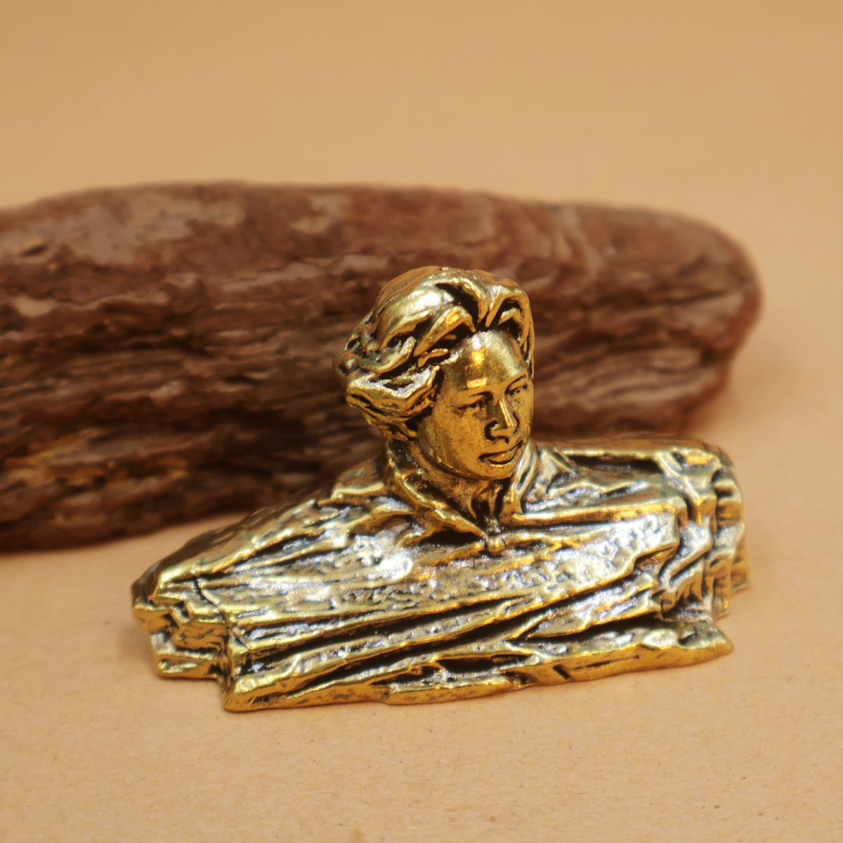 LA-821083618023_img0 Bronze Sculpture Chairman Mao Youth Version Orange Island Head Office Living Room Decorative Brass Poem In Spring Snow Fragrance Garden - Image 1