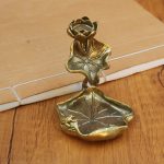 Solid Brass Lotus Leaf Frog Ornament Incense Holder Brass Craftwork Hollow Design Pool Scenic Incense Burner Home Decor