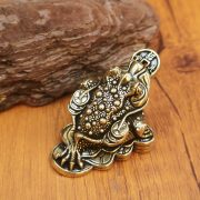 Bronze Wealth Attracting Money Frog Tea Pet Tea Ceremony Desktop Decoration Three-legged Golden Cicada Yuanbao Antique Handheld Piece - Image 3