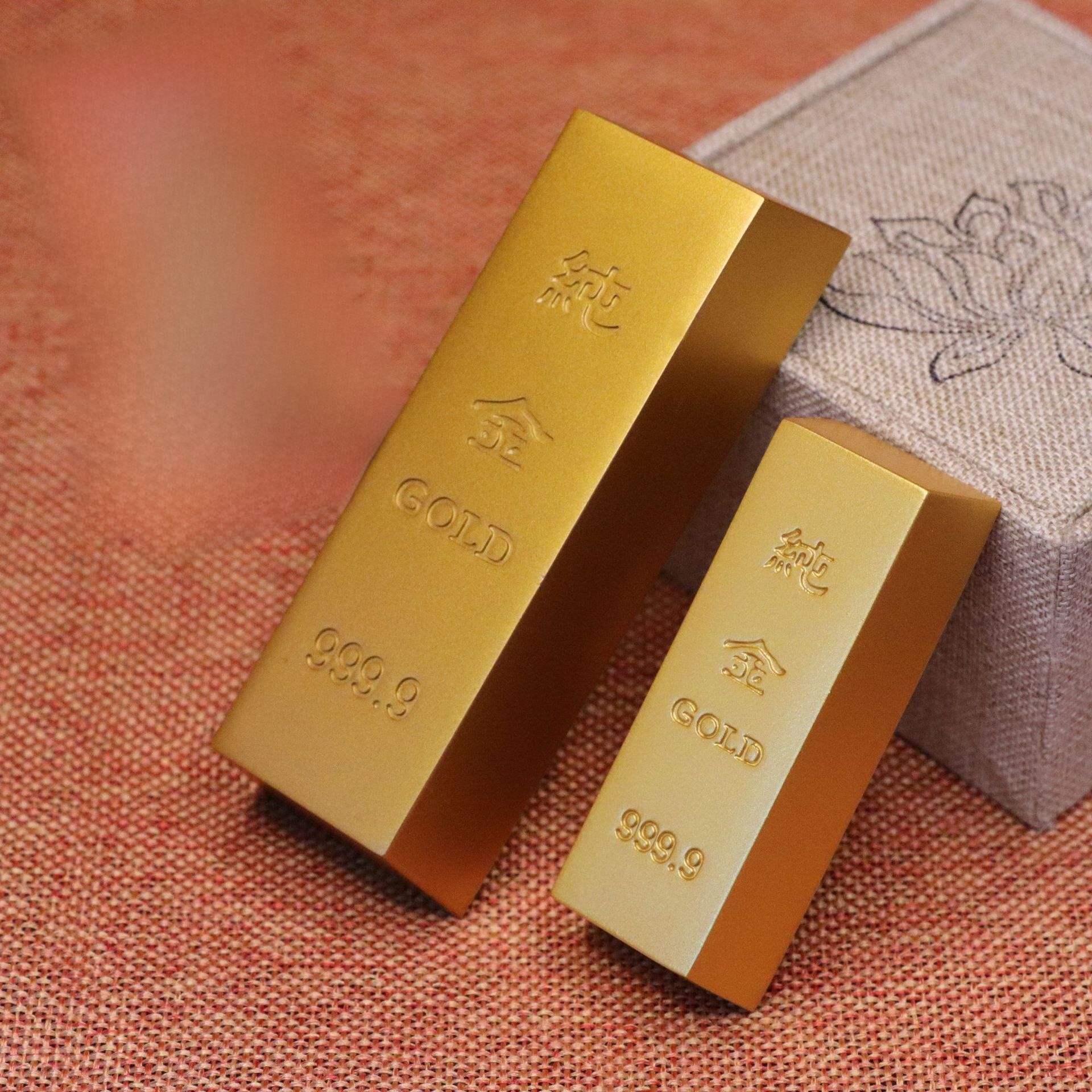 LA-824898223988_img0 Gold Bar Ornament Fake Gold Brick Bank Plated Gold Chinese Gold Yuanbao Prop Desktop Gift Custom Metal Craft - Image 1