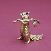 Rustic Bronze Squirrel Branch Creative Decoration Living Room Children's Bedroom Desktop Home Decor Wholesale Metal Craft - Image 3
