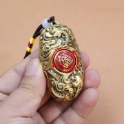Bronze Finish General Guan Handheld Pendant Ornament Vintage Worn Wealth Attracting Lucky Charm Collectible Crafts - Image 2