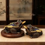 Bronze Hollow Three-legged Golden Toad Ornament With Diamond Home Office Decor Tea Pet Desktop Decoration Wealth Attraction