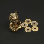 Bronze Little Dragon Man Incense Holder Office Decor Vintage Entranceway Decoration Living Room Desktop Chinese Style Ornament