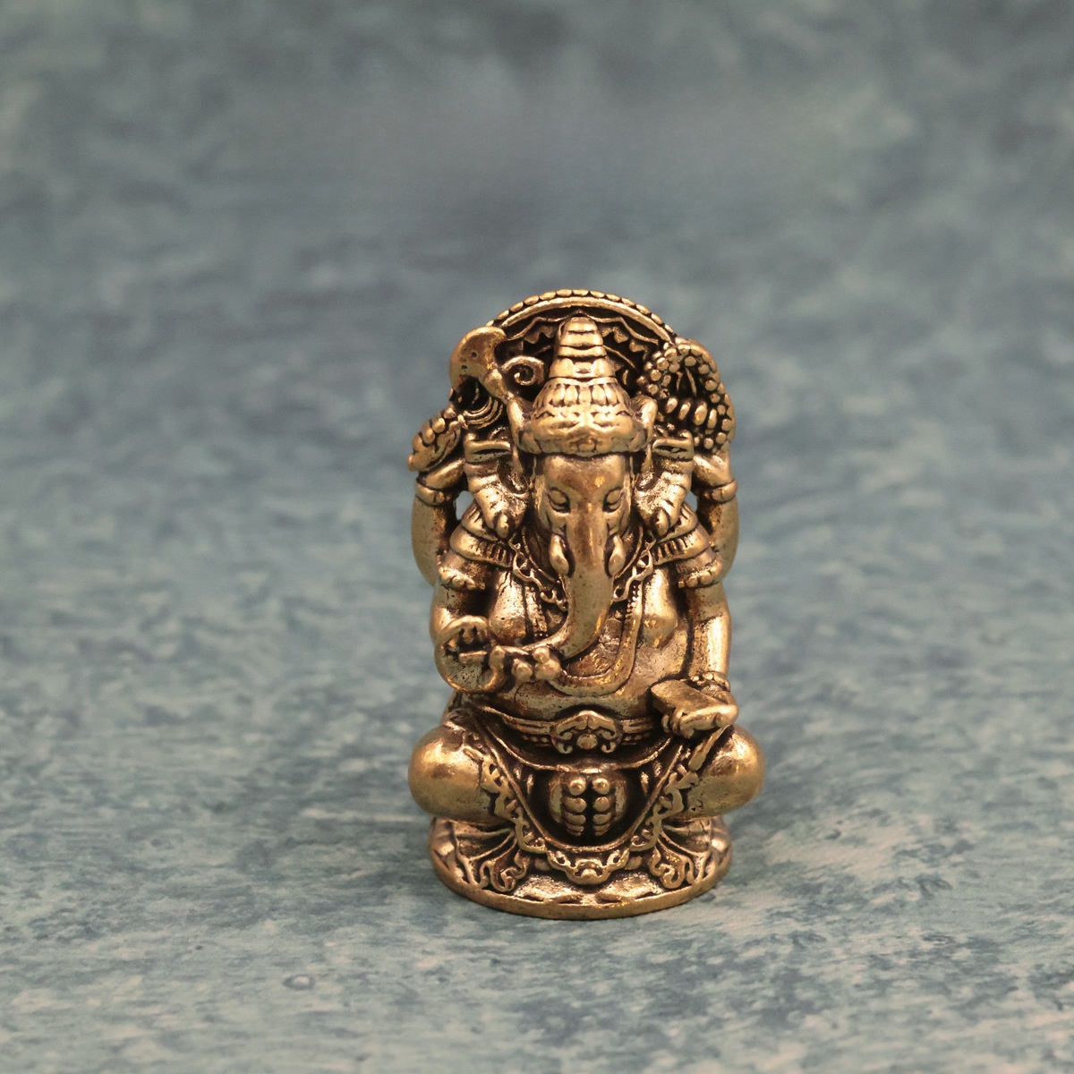 LA-996765965785_img0 Retro Bronze Thai Elephant God Desktop Ornaments Religious Elephant Head Wealth Deity Altar Sculptures Artifacts Wholesale - Image 1