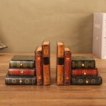 European Style Vintage Decorative Bookends Wooden Carved Bookshelf Decorations Unique Personalized Home Office Supplies