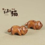 Handcrafted Wooden Cat Sculpture Decorative Ornaments Vintage American Style Peach Wood Sandalwood Rosewood Cute Kitty Accessories Hanging Decor