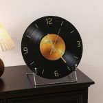 Vintage Style Black Vinyl Record CD Clock Decorative Ornaments Minimalist Italian Design for Living Room Bedroom Creative Resin Artwork