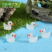 苔藓微景观夜光小黄鸭鸭公仔挂件创意装饰品配件树脂工艺品小摆件 - Image 4