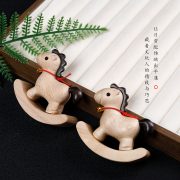 创意榉木摇摇木马实木雕刻小马把件一马当先办公室桌面摆件装饰品 - Image 2