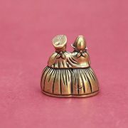 Retro Brass Double Dutch Couple Tabletop Decoration Handheld Collectible Small Copperware Custom Metal Medal Badge - Image 3