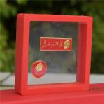 Custom Metal Medal Badge Chairman Mao Memorial Chest Stripe Transparent Red Box Gift for Collectors and History Lovers