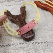 Red Lotus Wood Chicken Wing Slingshot Children's Retro Toy Outdoor Leisure Entertainment Wooden Craft Wholesale - Image 4
