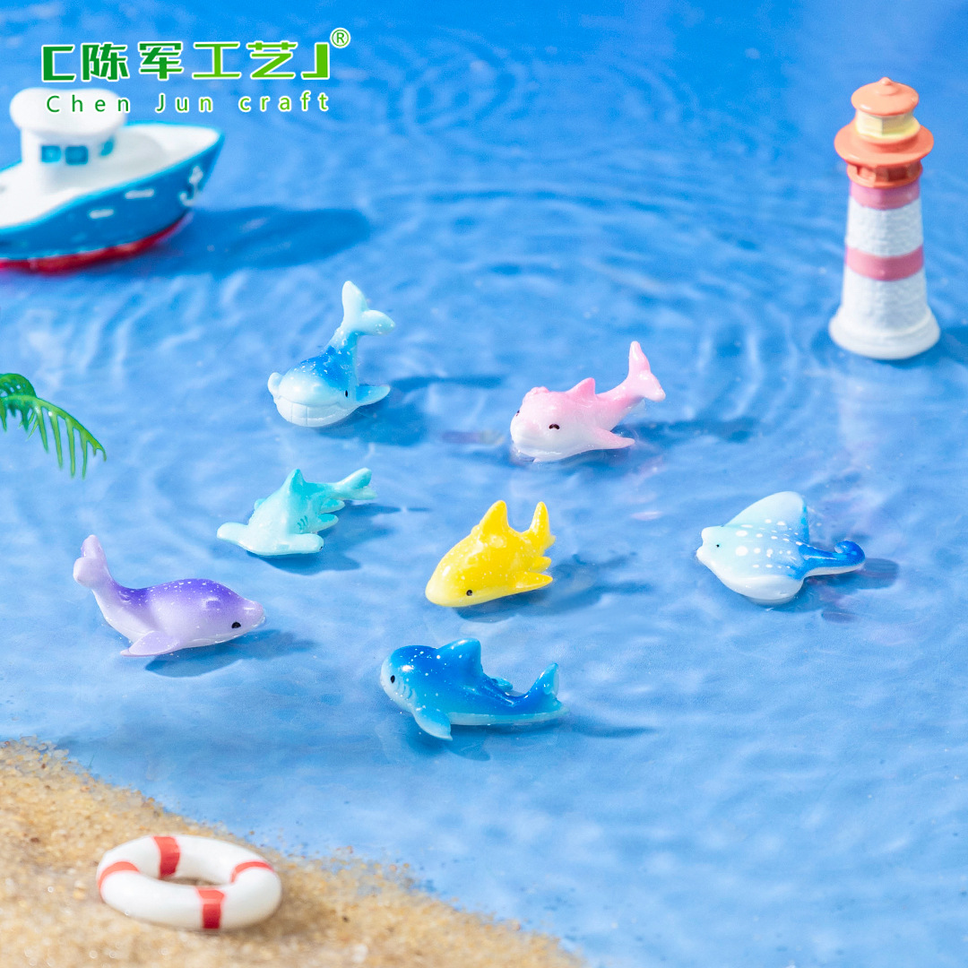 O1CN01HnFcxR1cadgpKY3Dz_1031983617-0-cib.jpg Customizable Decorative Ornaments Cute Dolphin Shark Floating Ocean Animal Figurines Fish Tank Landscape DIY Decoration Accessories - Image 1