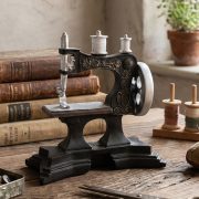 American Retro Customizable Decorative Ornament Sewing Machine Model Display Industrial Style Decorations For Clothing Stores And Cafes - Image 4