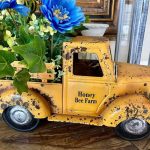 Retro Yellow Miniature Truck Resin Craftwork Customizable Decorative Ornament for Home Indoor Entrance Creative Cross-Border Design