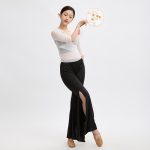 Short Dance Practice Top with Seven-Quarter Sleeves and V-neck Silver Stage Performance Costume with Split Bell Bottoms