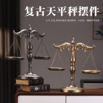 New European Style Iron Art Balance Ornament Custom Metal Medal Badge Office Decorations Law Firm Desk Top Sculptures