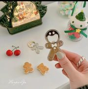 Creative Gingerbread Man Bottle Opener Doll Fridge Magnet Full Moon Wedding Beer Bottle Opener Custom Metal Medal Badge - Image 3