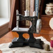 American Retro Customizable Decorative Ornament Sewing Machine Model Display Industrial Style Decorations For Clothing Stores And Cafes - Image 2