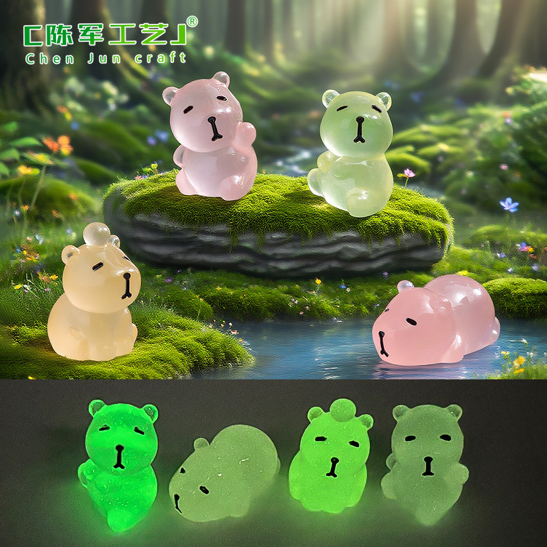 O1CN01diuqYE1cadfcS0KVS_1031983617-0-cib.jpg 微景观可爱夜光趴趴水豚公仔 园艺造景diy装饰品挂配件桌面小摆件 - Image 1