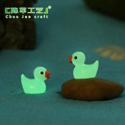 苔藓微景观夜光小黄鸭鸭公仔挂件创意装饰品配件树脂工艺品小摆件 - Image 2