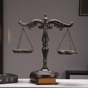 New European Style Iron Art Balance Ornament Custom Metal Medal Badge Office Decorations Law Firm Desk Top Sculptures - Image 2