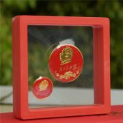 Mao Zedong Portrait Badge Collectible Commemorative Metal Medal Tiananmen Service For The People Chest Badge In Transparent Red Box - Image 2