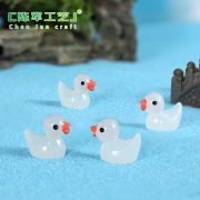 苔藓微景观夜光小黄鸭鸭公仔挂件创意装饰品配件树脂工艺品小摆件 - Image 3