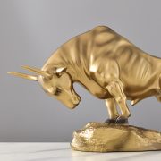 Modern Customizable Decorative Resin Ornament Bull Design for Office Desktop Business High-end Bookshelf Home Decor - Image 5