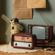 Retro Resin Decorative Ornaments Customizable Miniature Home Decorations Photography Props For Gramophone And Camera - Image 3